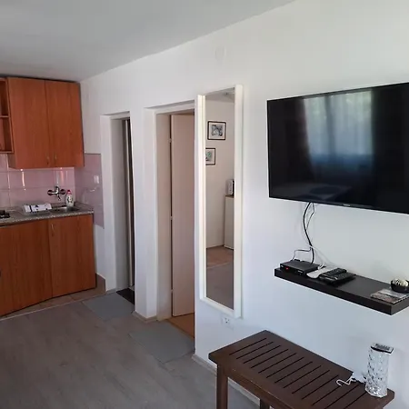 Paulina Apartment Cres
